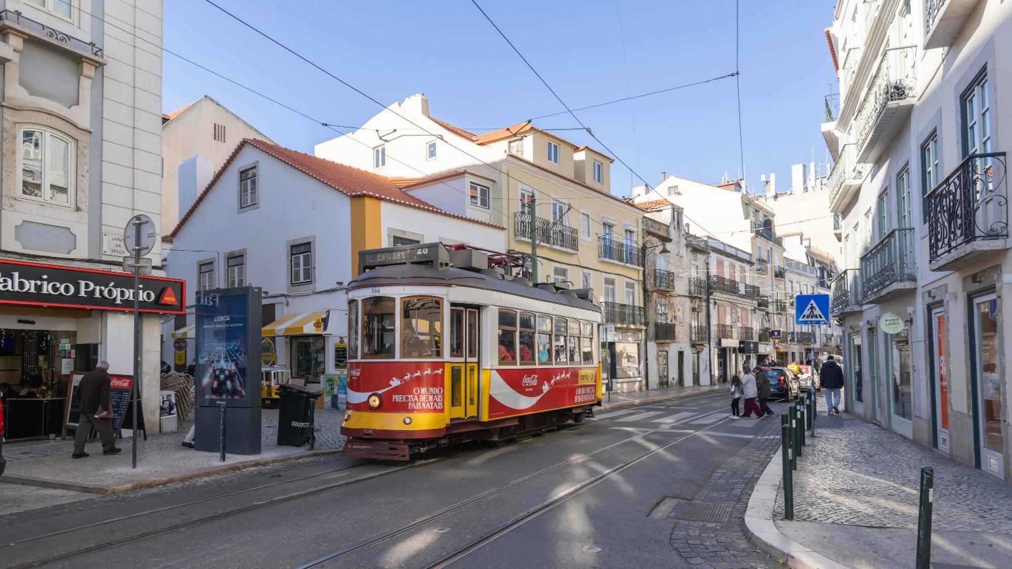 Apartment Trendy In Graca's Heart By Lovelystay Lisbon