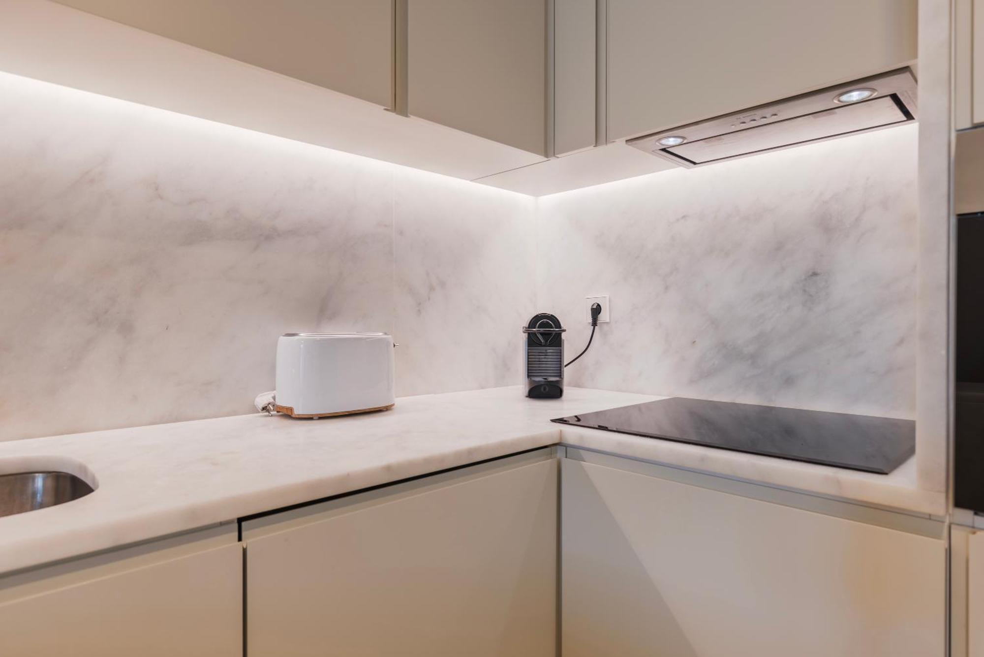 Apartment Trendy In Graca's Heart By Lovelystay