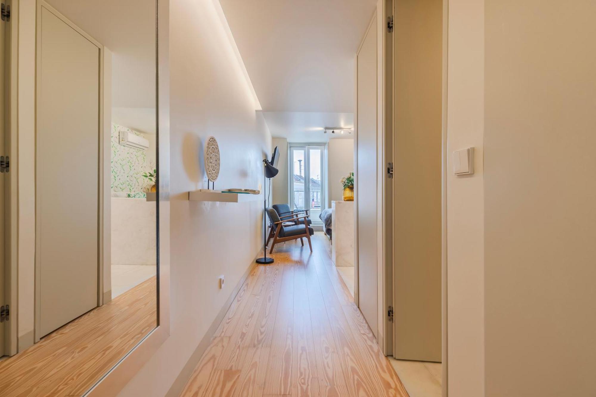 Apartment Trendy In Graca's Heart By Lovelystay